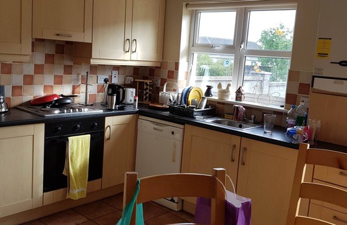 Roscoe House | Stunning 6 Bed House with Private Garden in Galway