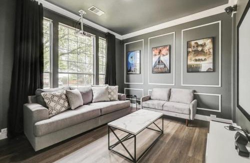 Rowlett House | Stunning 6BR Pool - Great for Big Groups