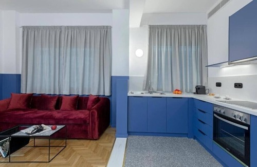 Athens City Centre Apartment | Stunning and Ideal 2BR Suite with Acropolis View