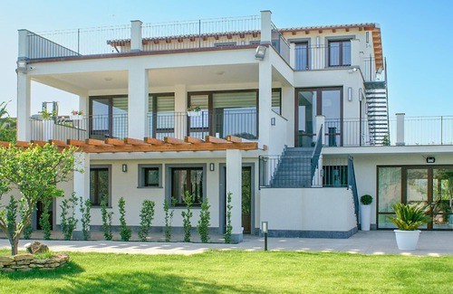 Mazzarino Apartment | Stunning apartment in Mazzarino