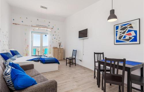Stinica Apartment | Stunning Apartment In Stinica With Wifi