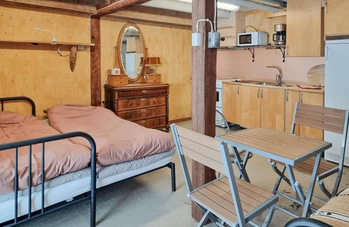 Vedum Apartment | Stunning apartment in Vedum with WiFi