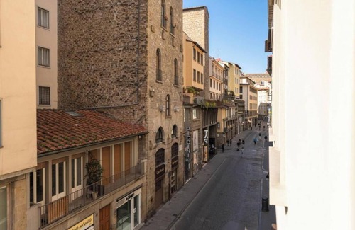 San Niccolo Apartment | Stunning Apartment with Ponte Vecchio and Arno River Viewsn