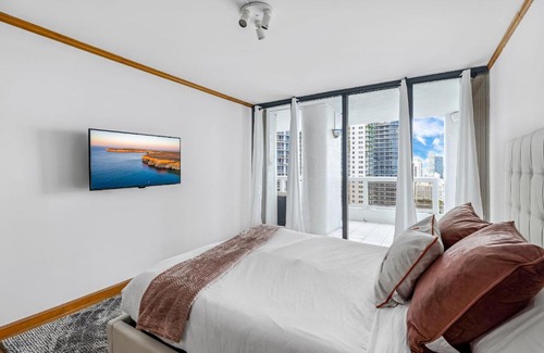 Downtown Miami Apartment | Stunning Balcony Views 4 bedroom