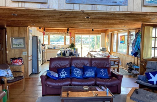 Tuckahoe House | Stunning Beach Cottage on Private Road! Shinnecock Hills, Southampton, NY