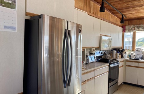 Tuckahoe House | Stunning Beach Cottage on Private Road! Shinnecock Hills, Southampton, NY