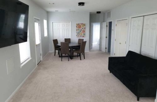 Queens House | Stunning Beachfront Queens Getaway townhouse