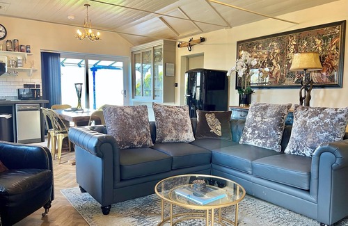 Salthouse Cottage | Stunning Boutique Holiday Cottage With Spectacular Sea Viewsn2-Beds/2-Bathrooms