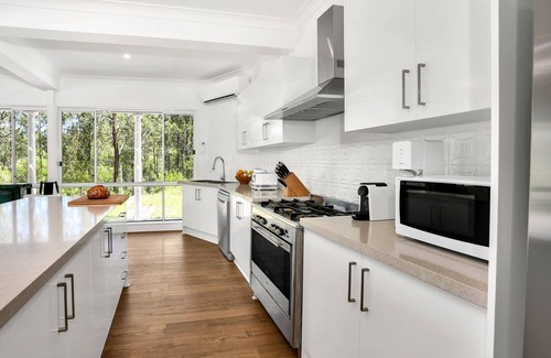 St. Albans House | Stunning 'Chapel' in the bush with pool, pet friendly