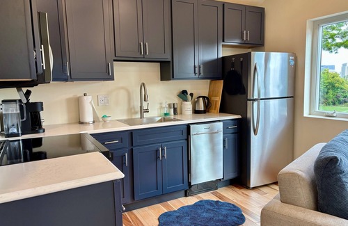 Riverview Apartment | Stunning city view modern apartment