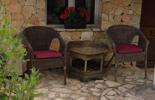 Lorgues Cottage | Stunning Cottage with Pool in Provence, France