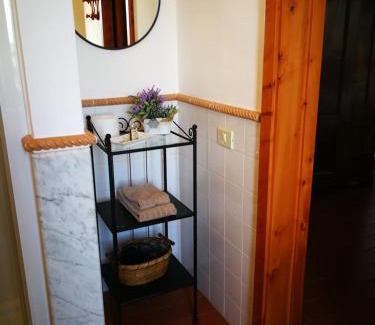 Lorenzana Villa | Stunning Country House overlooking Tuscany hills