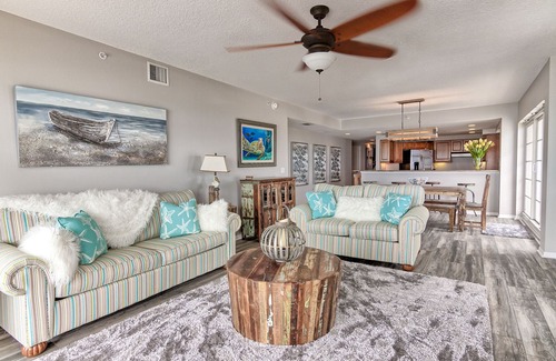 Redington Shores Condo | Stunning Direct Beachfront Corner Condo, Dog Friendly, Pool & 2 Hot Tubs