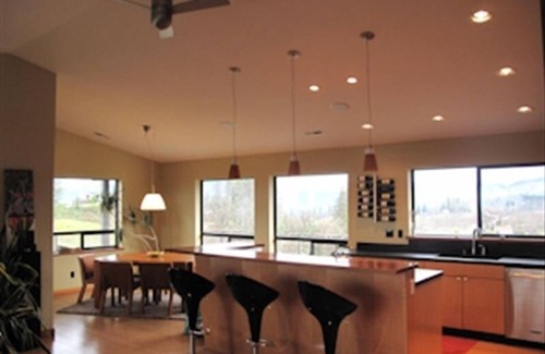 Hood River House | Stunning Double Mountain & Hood River Valley Views - East Side