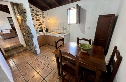 Taucho Cottage | Stunning El Poleo Cottage at El Estanco Viejo: Historic Comfort With B