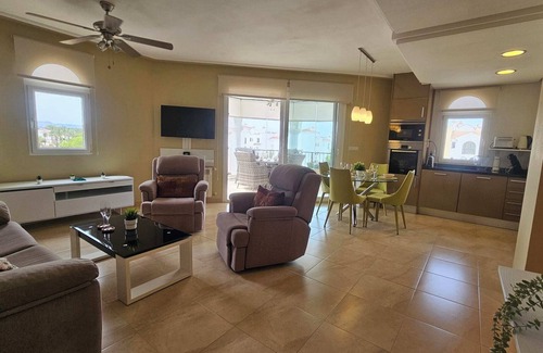 Roldan Apartment | Stunning and stylish 1 bed apartment TR231LT