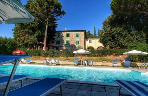 Gualdo Cattaneo Other | Stunning Farmhouse with Swimming Pool and Jacuzzi in Umbria