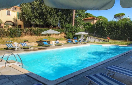 Gualdo Cattaneo Other | Stunning Farmhouse with Swimming Pool and Jacuzzi in Umbria