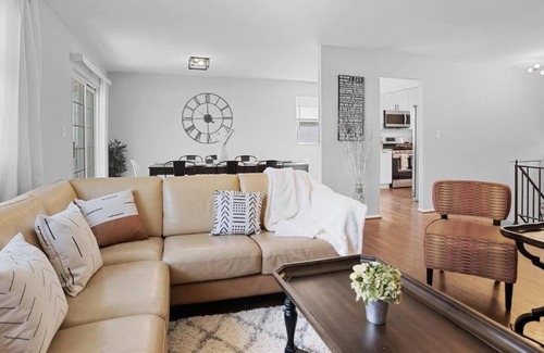 South Gate House | Stunning Furnished Modern Home