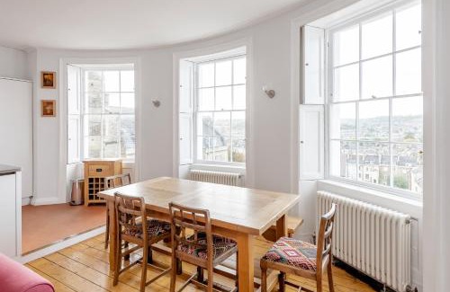 Bath Apartment | Stunning Georgian Apartment in Central Bath