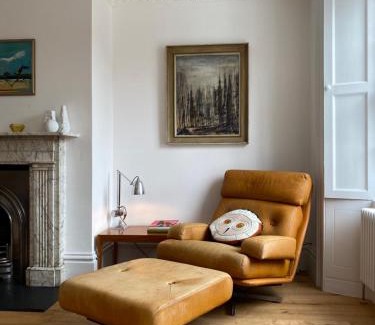 Midhurst Apartment | Stunning Georgian Flat in The Heart of Midhurst Old Town