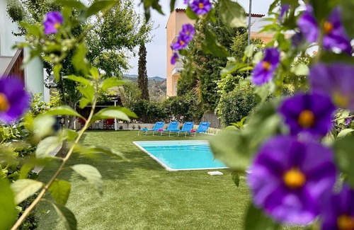 Kato Diminio Villa | Stunning Greek villa w/private pool & sea view - 4min walk to beach, sleeps 2-7