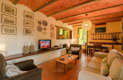 Fornells de la Selva House | Stunning house with jacuzzi, sauna, large garden and pool in rural surroundings