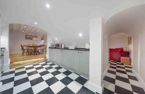 London City Centre House | Stunning haven for 6 guests in the heart of London