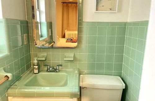 Oakford Park House | Stunning Heated Pool & Spa House Blocks to Midtown