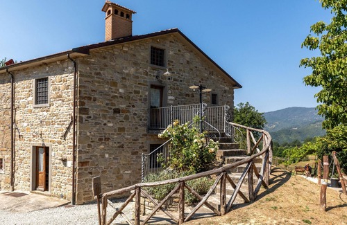 Pieve Santo Stefano House | Stunning home in Pieve Santo Stefano