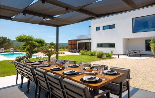 Sibenik House | Stunning Home In Dubrava With Sauna