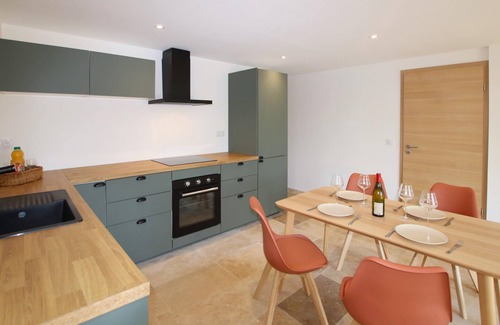 Suze-la-Rousse House | Stunning home in Suze la Rousse