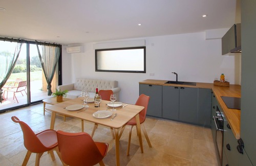 Suze-la-Rousse House | Stunning home in Suze la Rousse