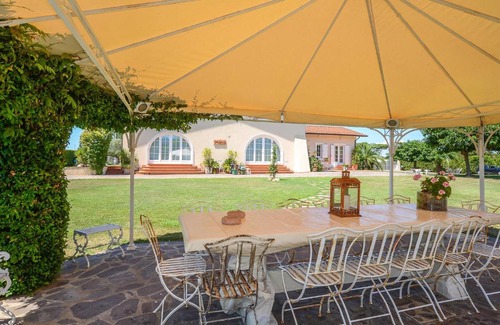 Lido di Camaiore House | Stunning home in Lido di Camaiore with WiFi and 1 Bedrooms