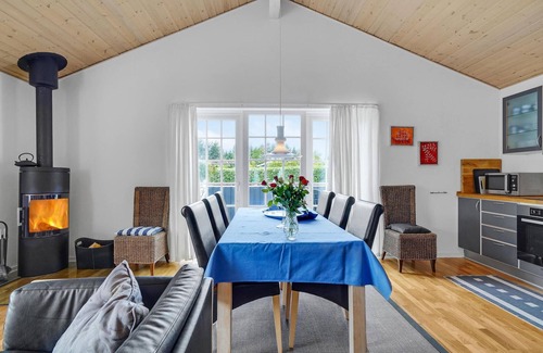 Jegum House | Stunning home in Oksbøl with kitchen