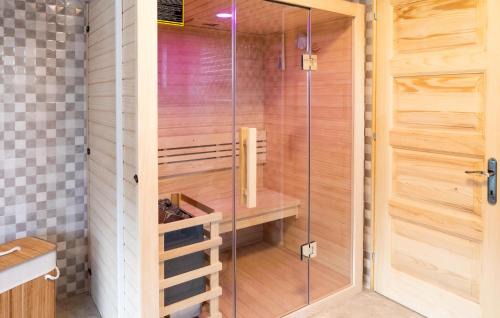 Gospic House | Stunning Home In Prvan Selo With Sauna