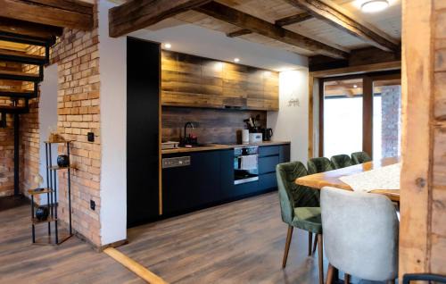 Gospic House | Stunning Home In Prvan Selo With Sauna