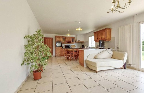 Saint-Pierre-de-Varengeville House | Stunning home in ST PAER with WiFi