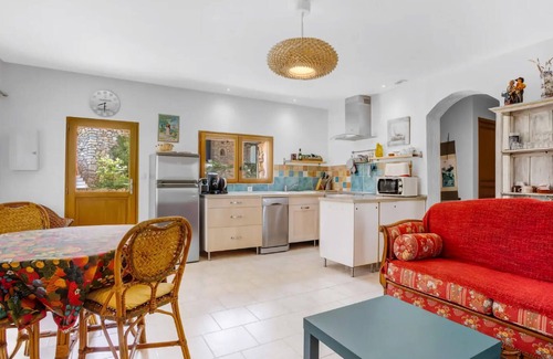 Taradeau House | Stunning home in TARADEAU with kitchen