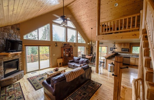 Lead Cabin | Stunning Home Near ATV/Snowmobile Trails and Plenty of Space!