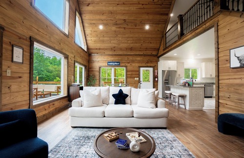 Cub Run House | Stunning Home Near Nolin Lake: Hot Tub + Fire Pit!