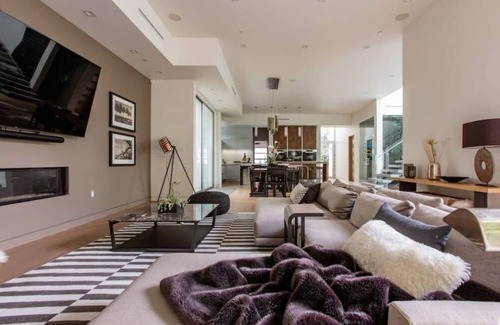 Melrose House | Stunning Home - Pool & Hot Tub - Fire Pit