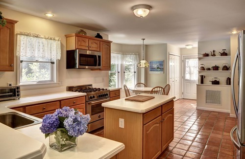 East Hampton House | Stunning Home w/Gorgeous Pool & Grounds. Gas grill. Walk to water, sunsets!