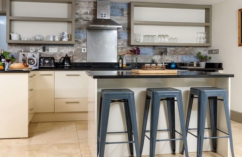 Mousehole House | Stunning House above Mousehole Harbour, Relax in Space & Style, Garden & Parking