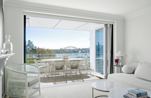 Darling Point Apartment | Stunning in Darling Point with Sydney Harbour Views