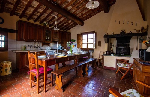 Castiglion Fiorentino Villa | Stunning private villa with WIFI, A/C, private pool, TV and pets allowed, close to Arezzo