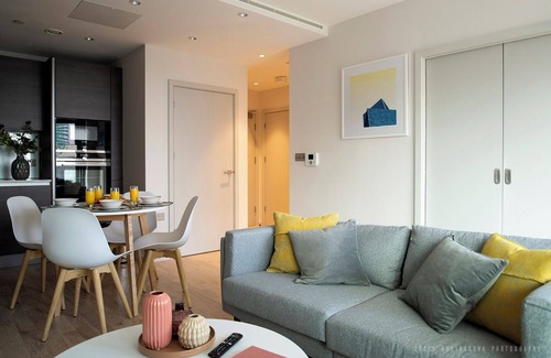 St. Pancras and Somers Town Apartment | Stunning Kings Cross St Pancras 1 Bed 1 Bath apartment