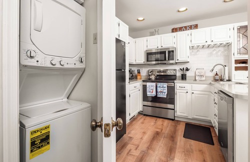 Lake Harmony House | Stunning Lake Harmony Townhouse w/Winter Lake Views - Ski & Lake Adventures