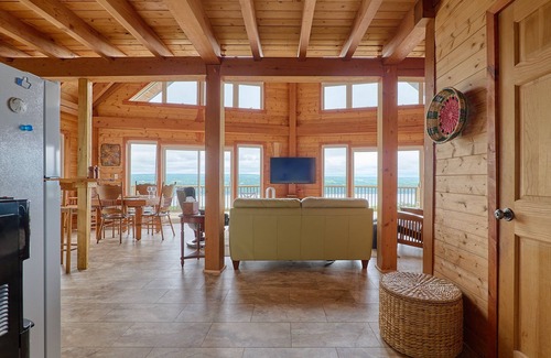 Burdett Cabin | Stunning Lake Views Wine Country,