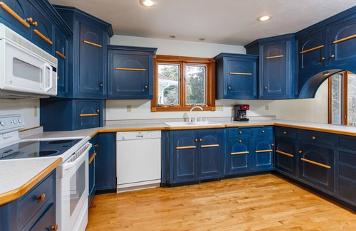 Baileys Harbor House | Stunning Lakefront with private sand beach- boardwalk to water!